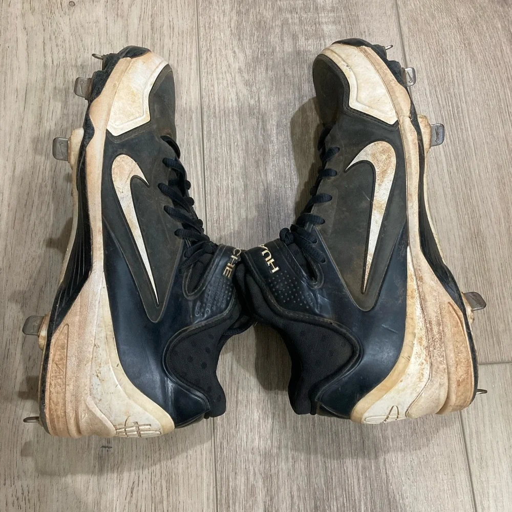 Nike Baseball Cleats - Picture 2 of 9